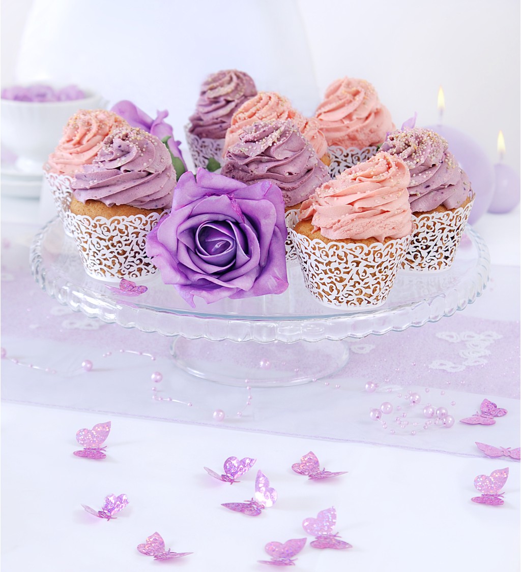Kornoutky na cupcakes - bílé deko 10 ks
