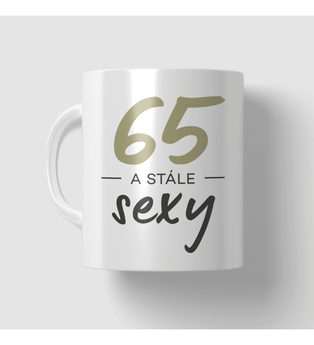 Bílý hrnek 65 a stále sexy