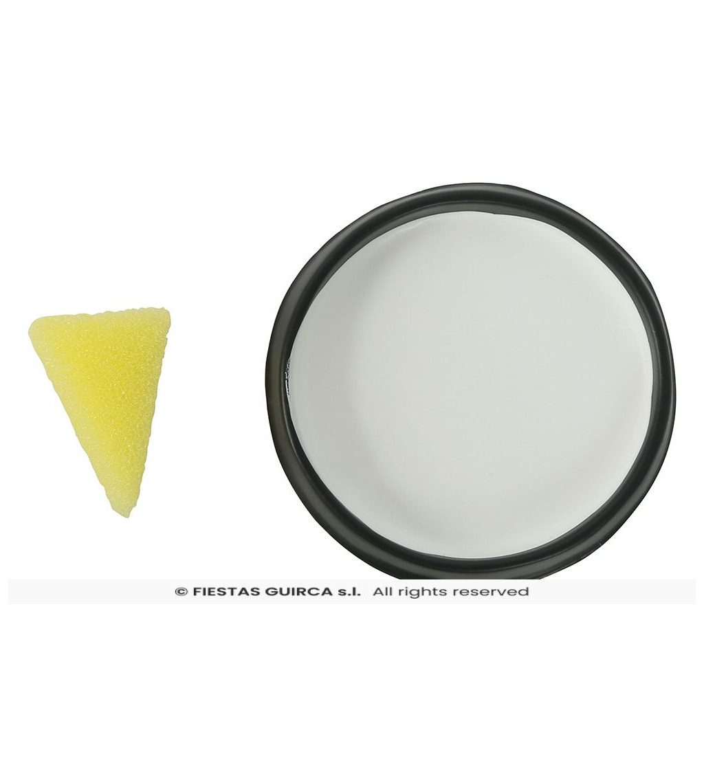 Make-up s houbičkou – bílá barva