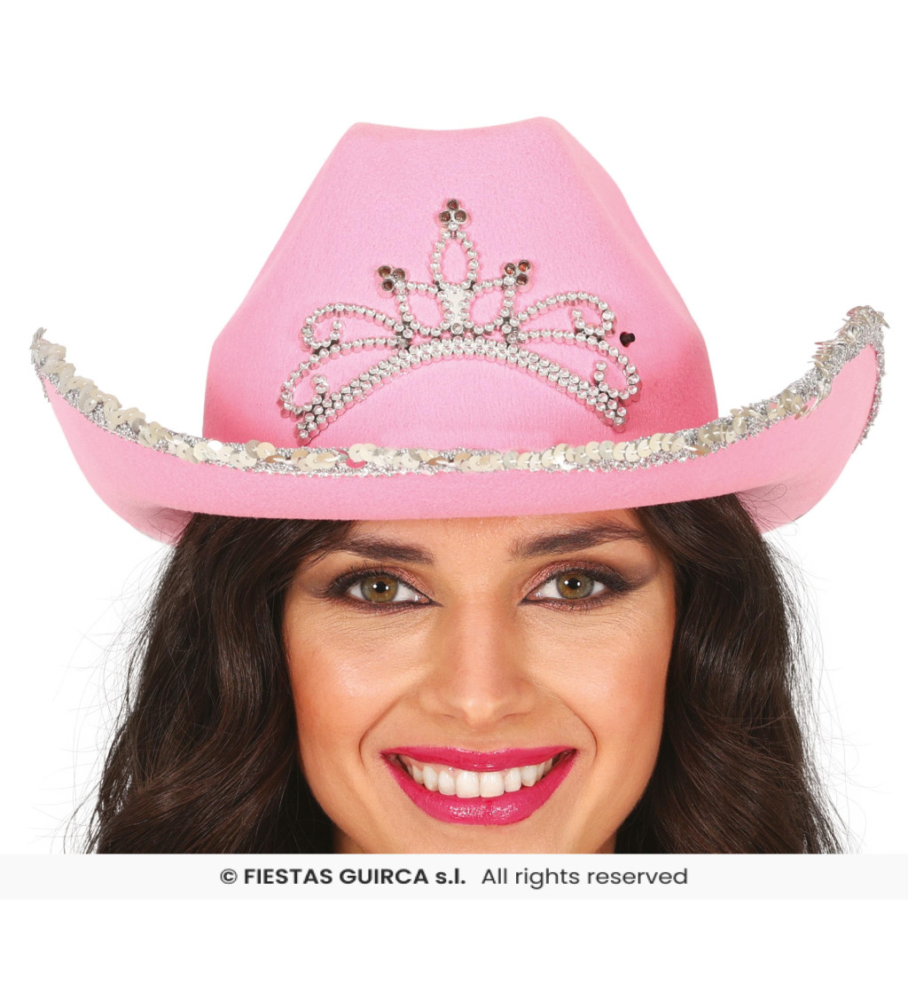Růžový klobouk s kovbojským stylem a korunkou