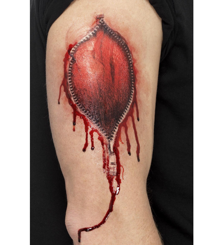 Tetování - krvavá jizva