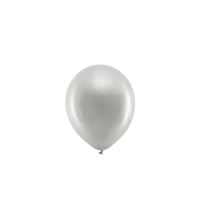 Metalické stříbrné balónky