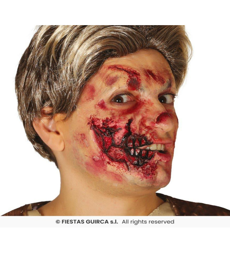 Latexová jizva - krvavá půlka obličeje